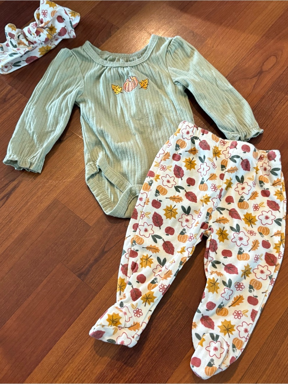 Fall Outfit—long sleeve onesie, pants, & bow 0-3 months pumpkins, leaves, acorns